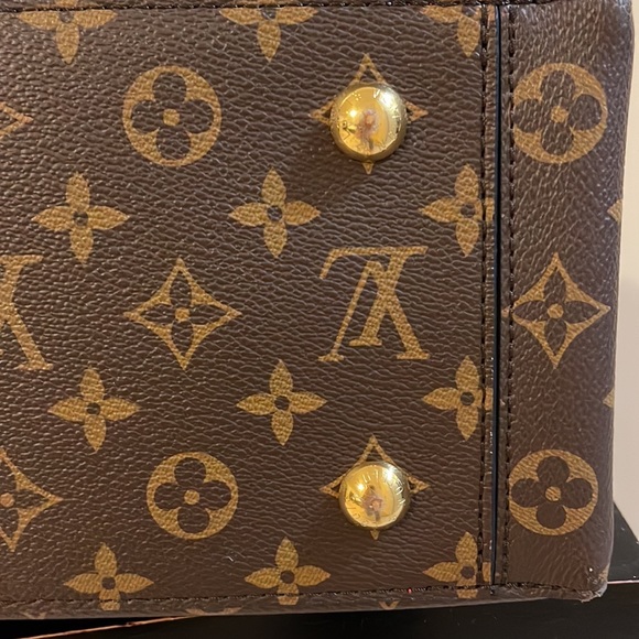 LV Tote 🔥SOLD🔥 - Picture 8 of 16